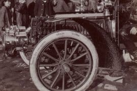 Pneu de 1905 pendant le concours de la roue à Puteaux